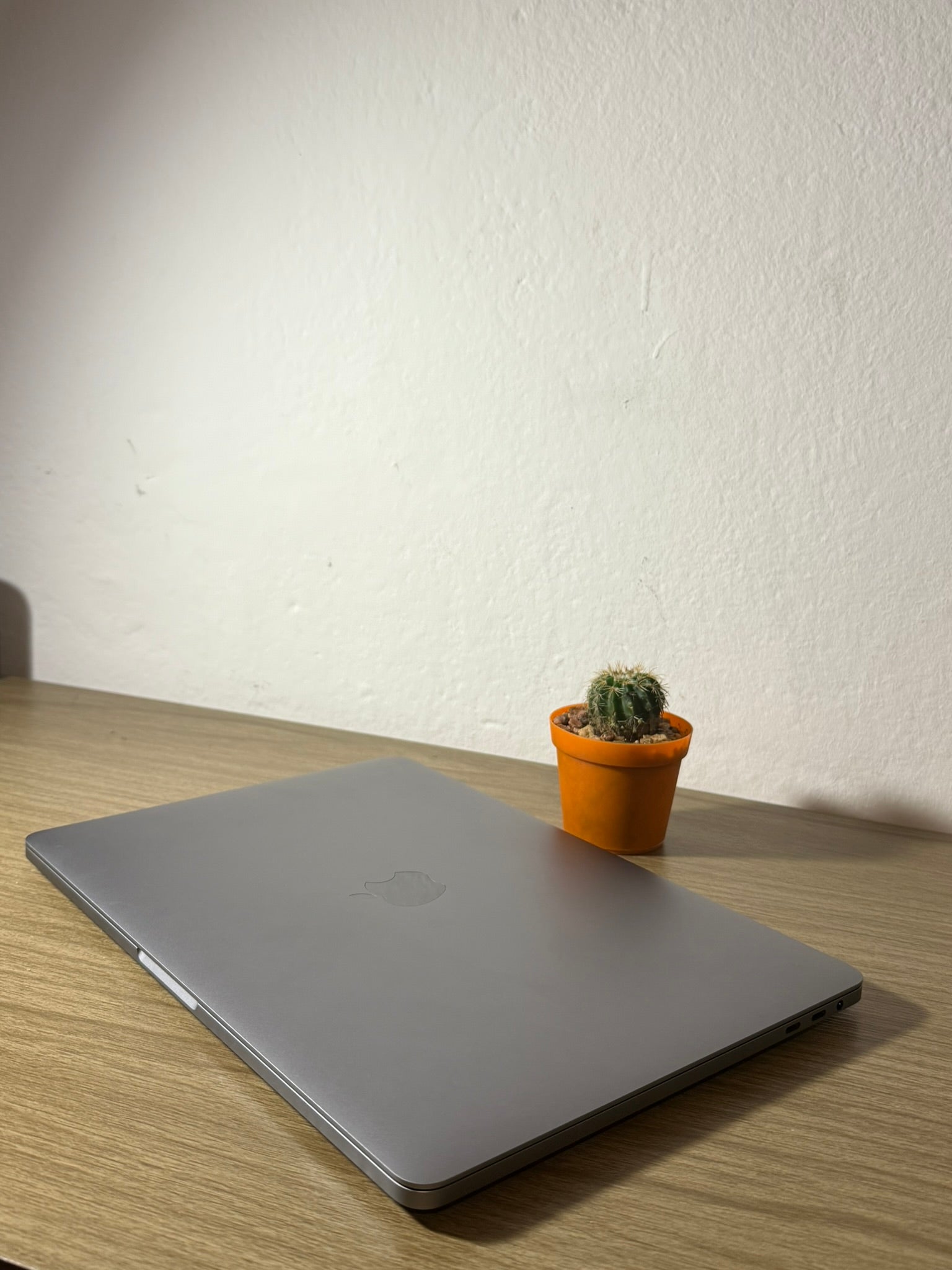 MacBook Pro 13" 2020 (i7 / 16GB / 512GB) - Batería 0 Ciclos